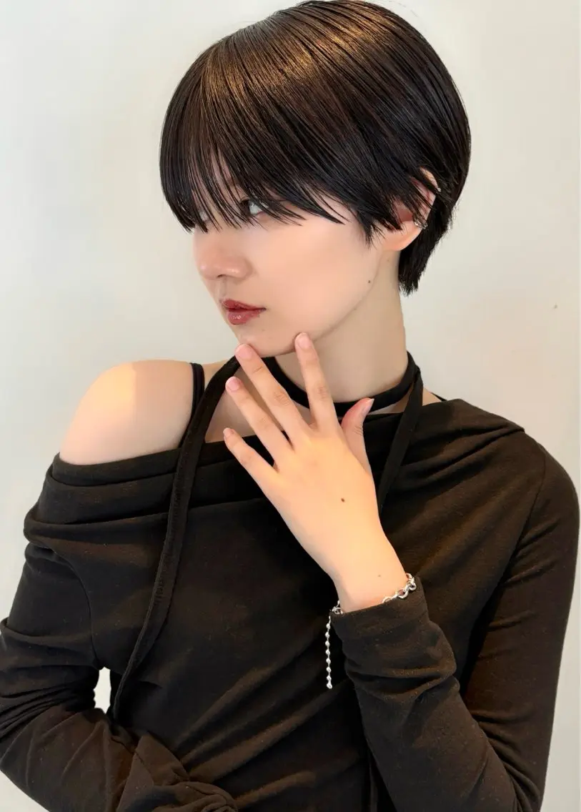 ショート ボブレイヤー アッシュ アッシュブラウン アッシュグレー アッシュグレージュ 内藤 忍のヘアスタイル
