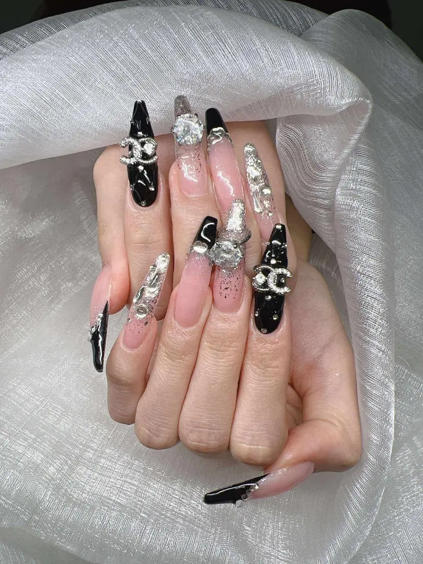 ネイル 長さ出し グラデーション 卒業式 キラキラネイル マグネットネイル ハンドネイル Lee Nailsのネイルデザイン