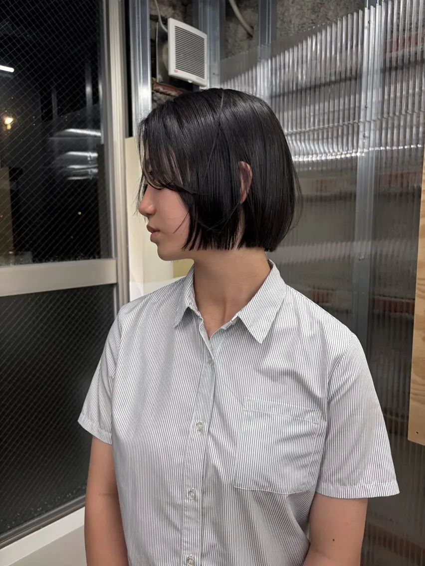 ミディアム カット 新谷 結菜のヘアスタイル