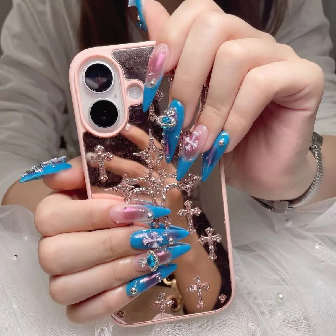 ネイル ENsalon AKIRAのネイルデザイン