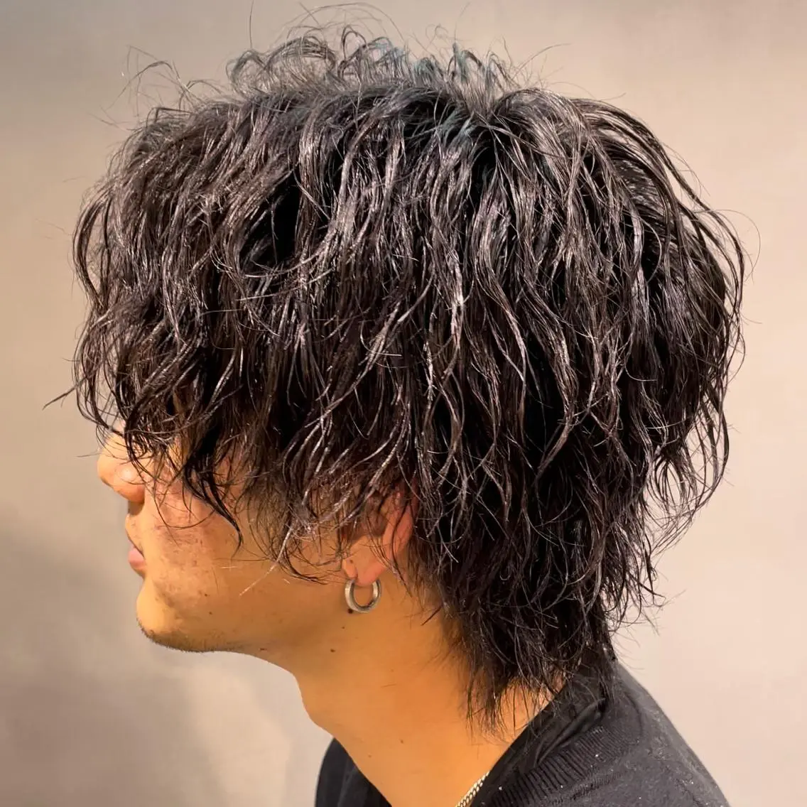 ミディアム パーマ メンズ ミディアムパーマ メンズパーマ ツイストスパイラルパーマ スパイラルパーマ 飯塚 想のヘアスタイル