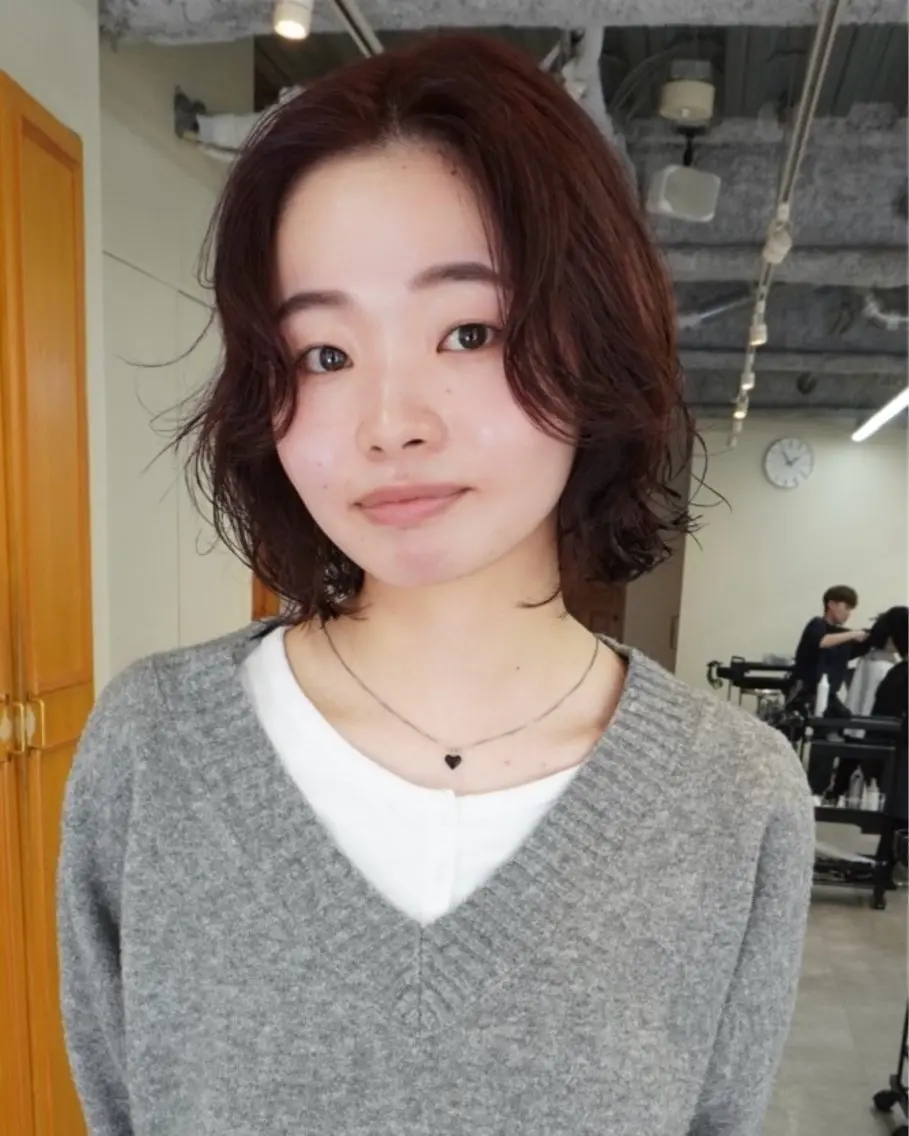 ショート カラー パーマ ボルドーカラー ボブ カット ヘアカラー パーマ KOKI/ ボブ/ パーマ/透明感カラーのヘアスタイル