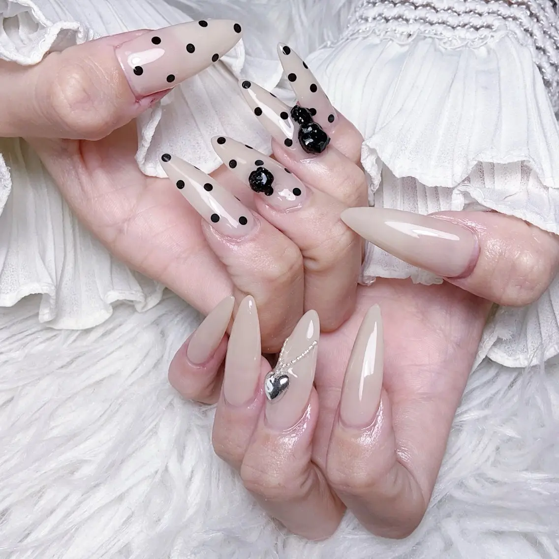 ネイル ハンドネイル 🍭Yun nail hyejin🌸のネイルデザイン