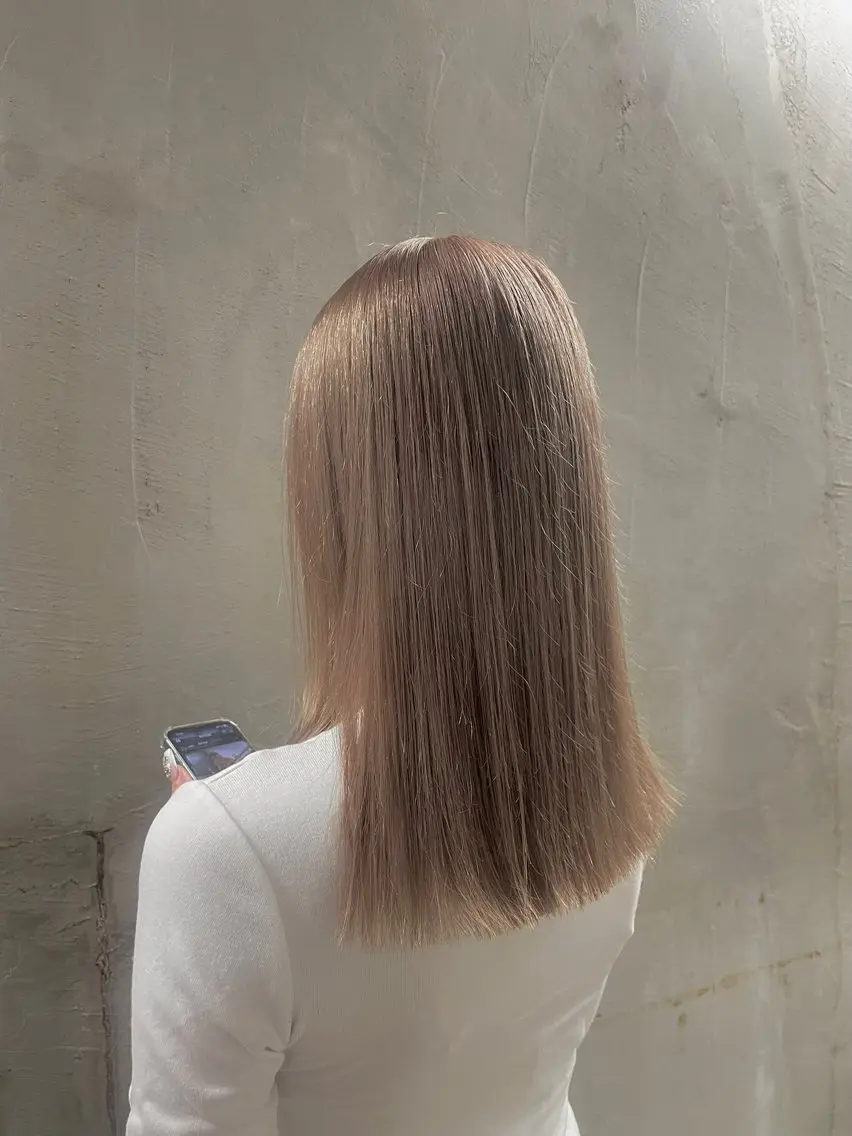 ミディアム カラー ベージュカラー ブリーチ ケアブリーチ 透明感カラー デザインカラー カット ヘアカラー トリートメント ブリーチ/レイヤー 💙ayame💙のヘアスタイル