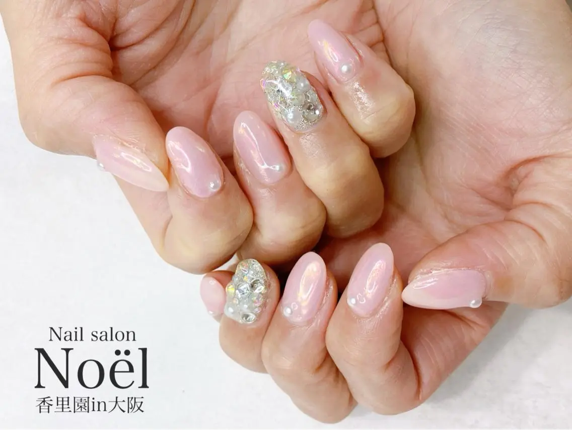 セミロング ネイル オーロラネイル ミラーネイル ピンク Nailsalon &Noelのネイルデザイン