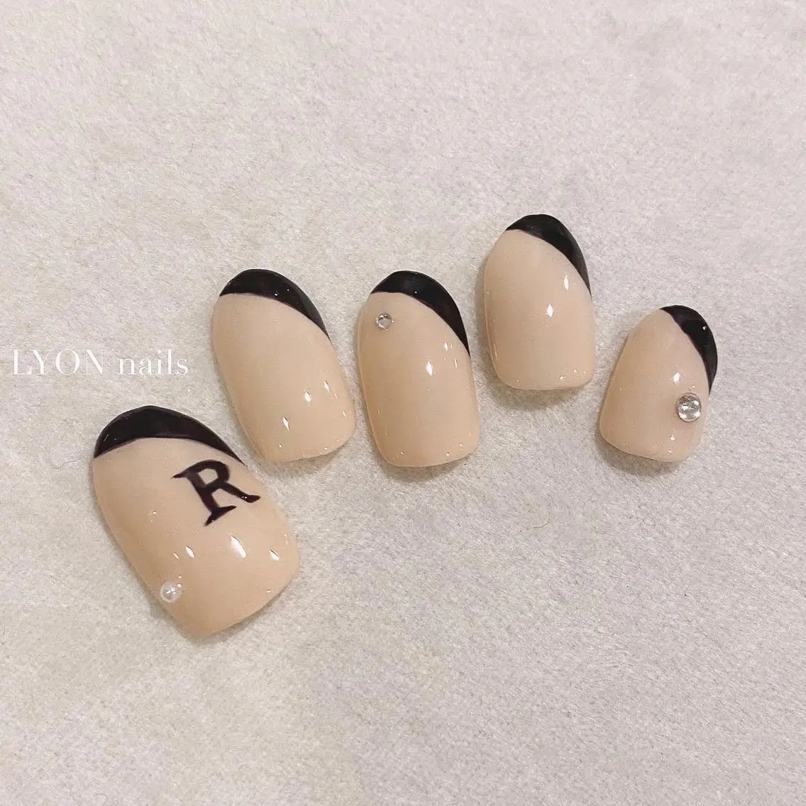 ネイル フレンチネイル ストーンネイル ハンドネイル Bethlee nailsのネイルデザイン