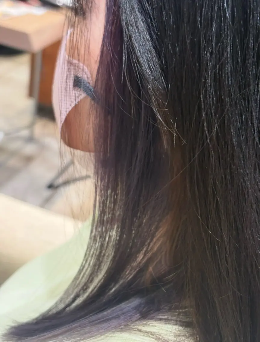 セミロング カラー ブリーチ インナーカラー 長谷川 七海のヘアスタイル