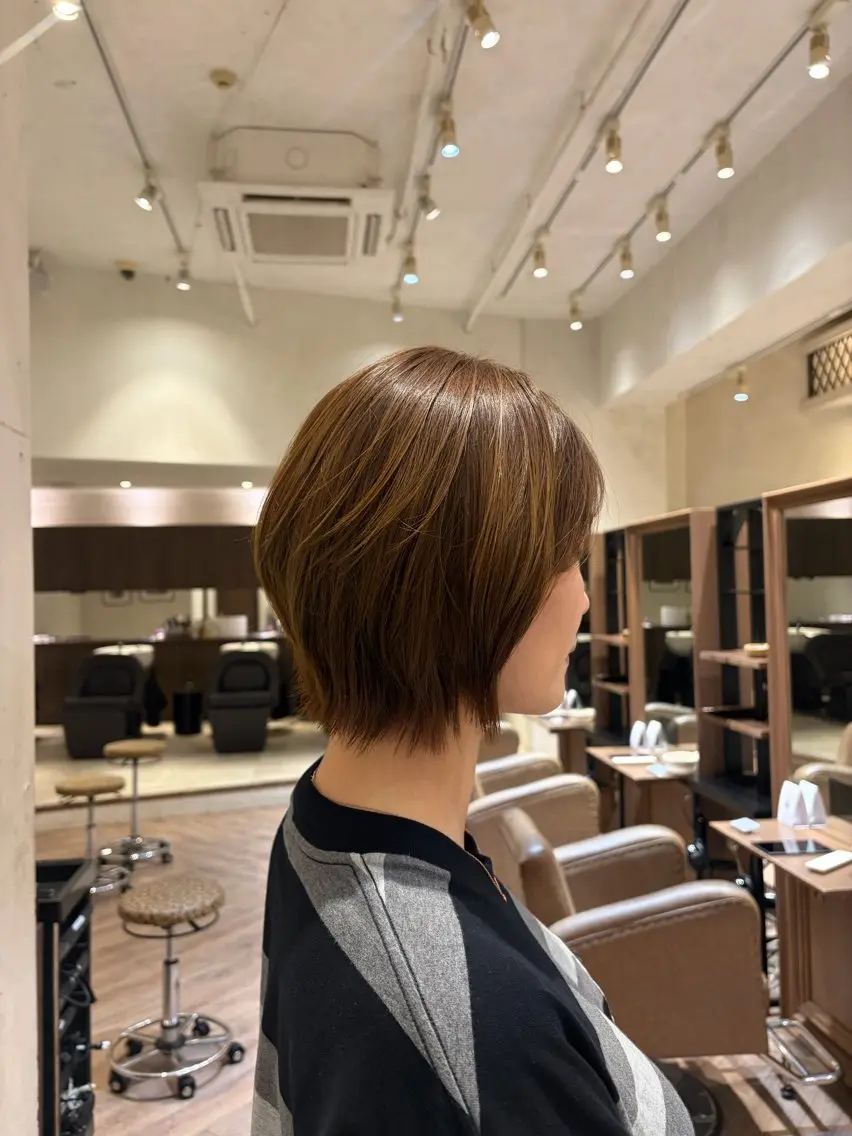 ショート ボブレイヤー ボブ レイヤーカット シモカワ マシロのヘアスタイル