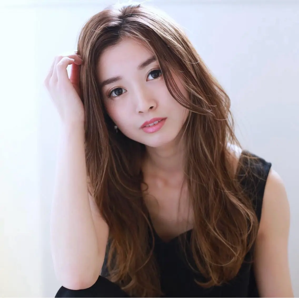 ロング カラー かきあげバング 骨格/顔型/伏見/ 佐藤 里菜のヘアスタイル