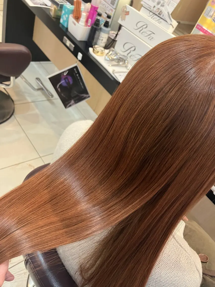 セミロング カット ヘアカラー yukari 艶髪ヘアのヘアスタイル