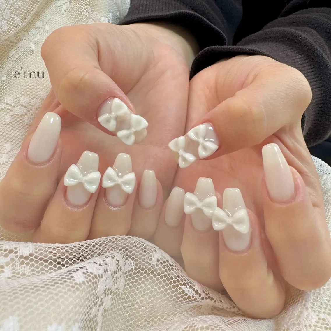 ネイル リボン ハンドネイル nail salon e'mu💐のネイルデザイン