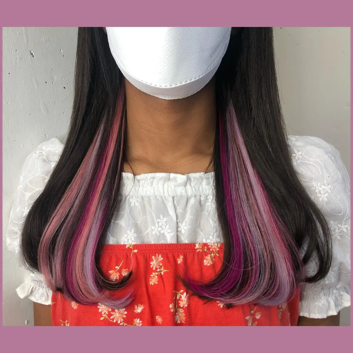 ミディアム カラー パーマ ヘアアレンジ 編み込みエクステ シールエクステ インナーカラー ラベンダーカラー ピンクカラー カット エクステ ヘアセット 八巻 晴香のヘアスタイル