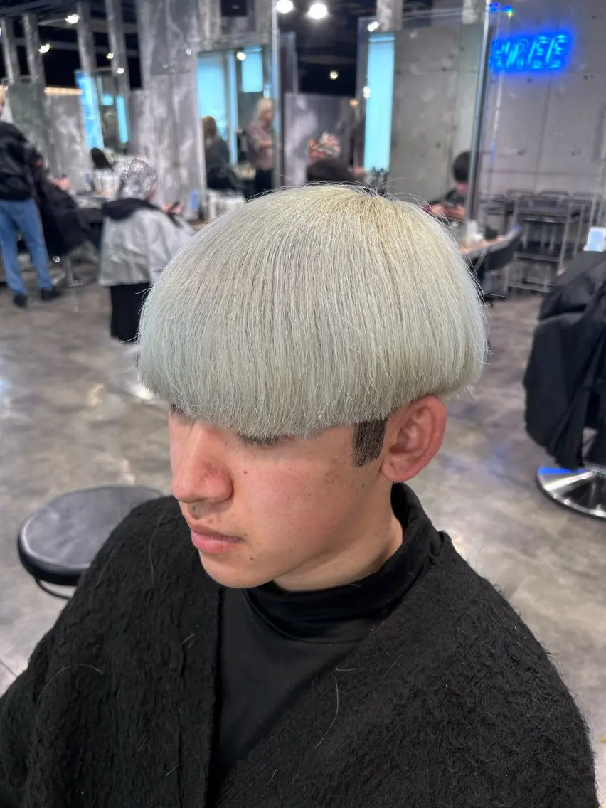 メンズ メンズブリーチ カット ヘアカラー パーマ ヘッドスパ ヘアセット メンズ特化美容師 💠チナツのヘアスタイル