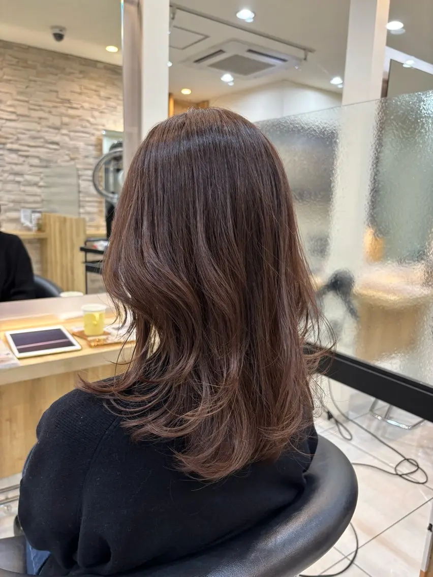 ミディアム カラー ミディアムレイヤー アッシュ ラベンダーカラー レイヤーカット トリートメント カット ヘアカラー ヘッドスパ 田野倉NEXT店 美髪ニストのヘアスタイル