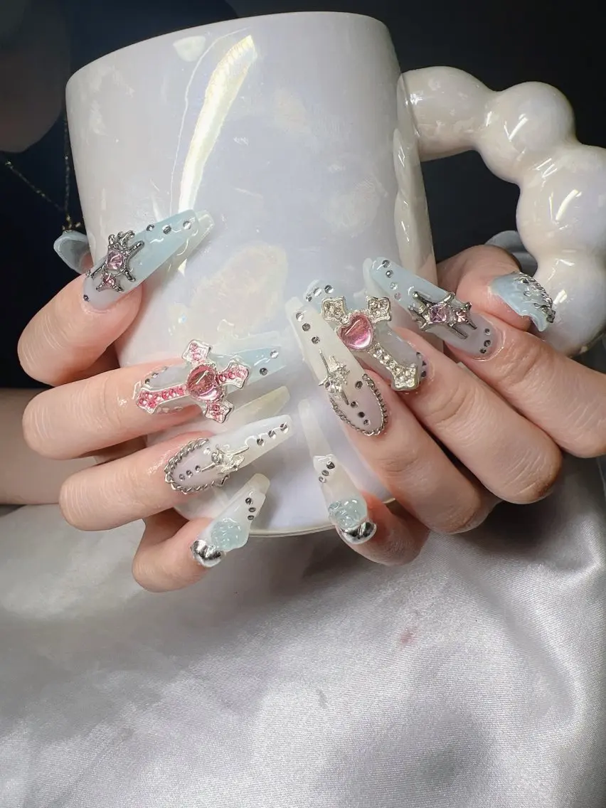 ネイル 長さ出し グラデーション 卒業式 キラキラネイル マグネットネイル ハンドネイル Lee Nailsのネイルデザイン