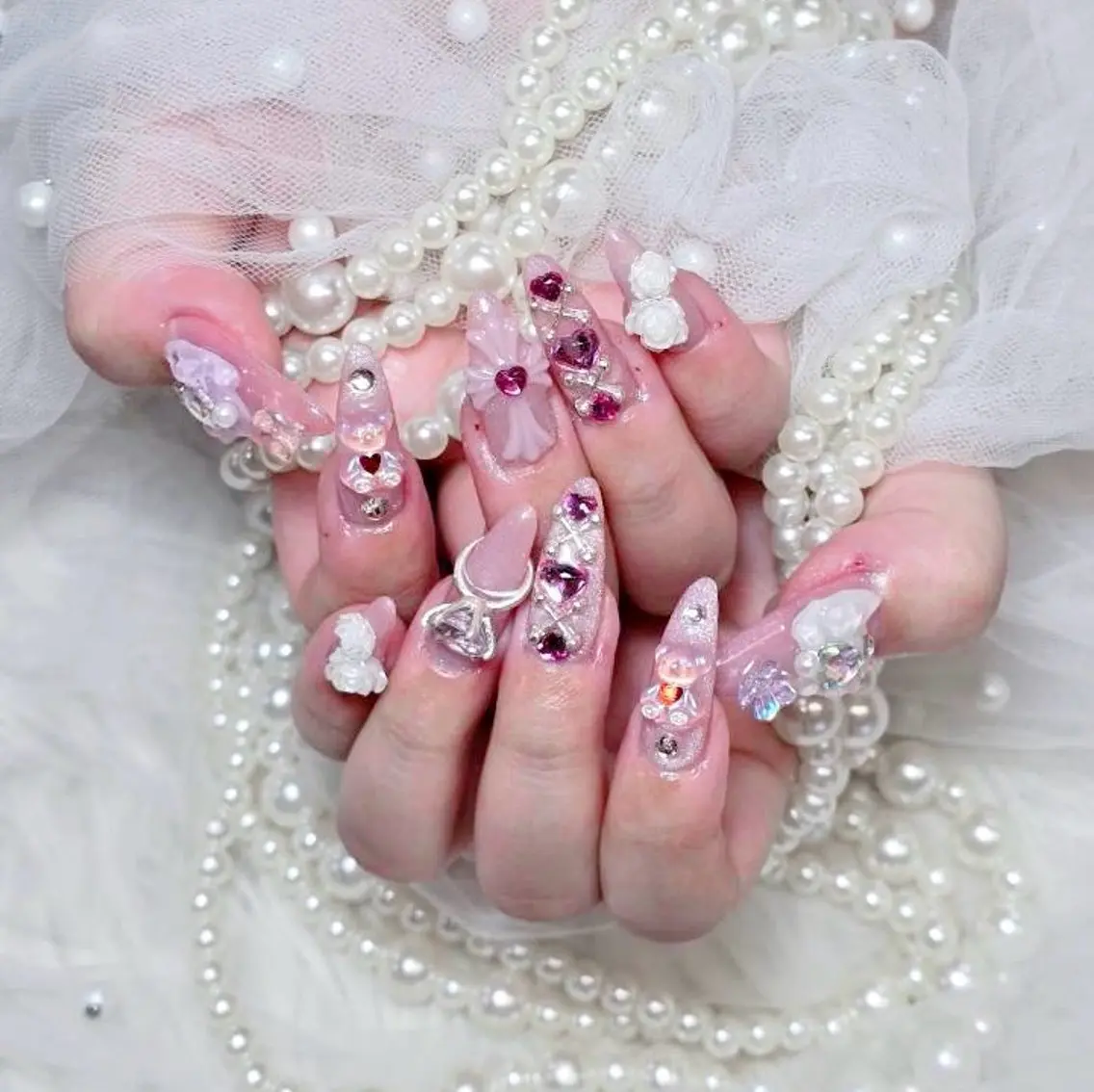 【初回オフ無料🆓】ワンカラーにパーツつけ放題✨✝️💍🪽の写真