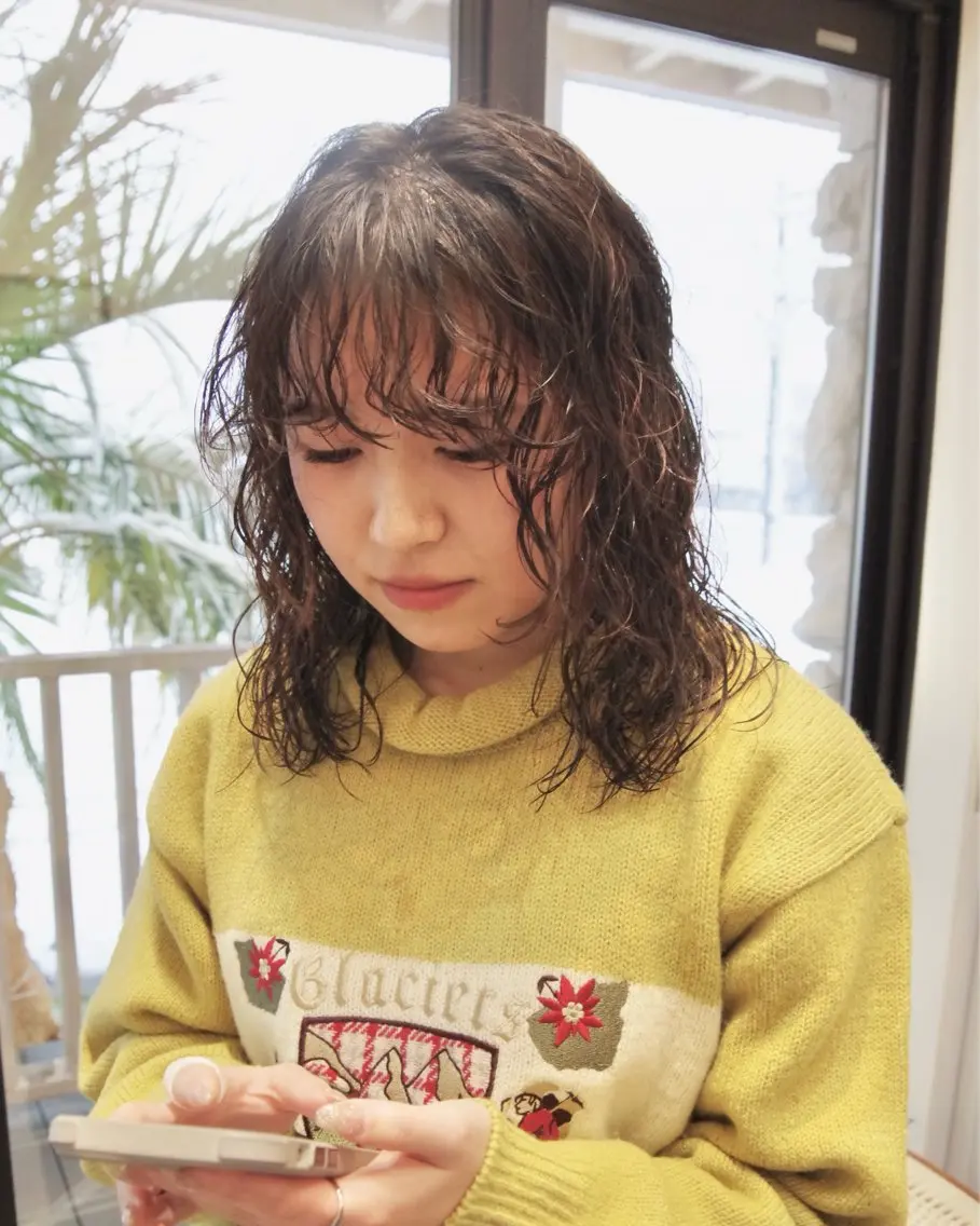 ミディアム パーマ ミディアムパーマ 顔まわりレイヤー レイヤーカット ショート& パーマ　坂本のヘアスタイル