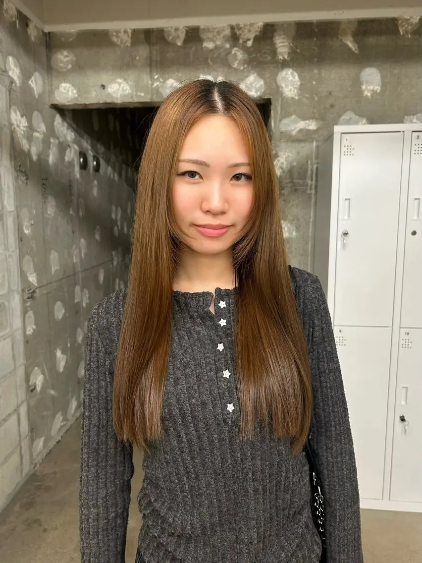 ロング マユ/ SYS by fitのヘアスタイル