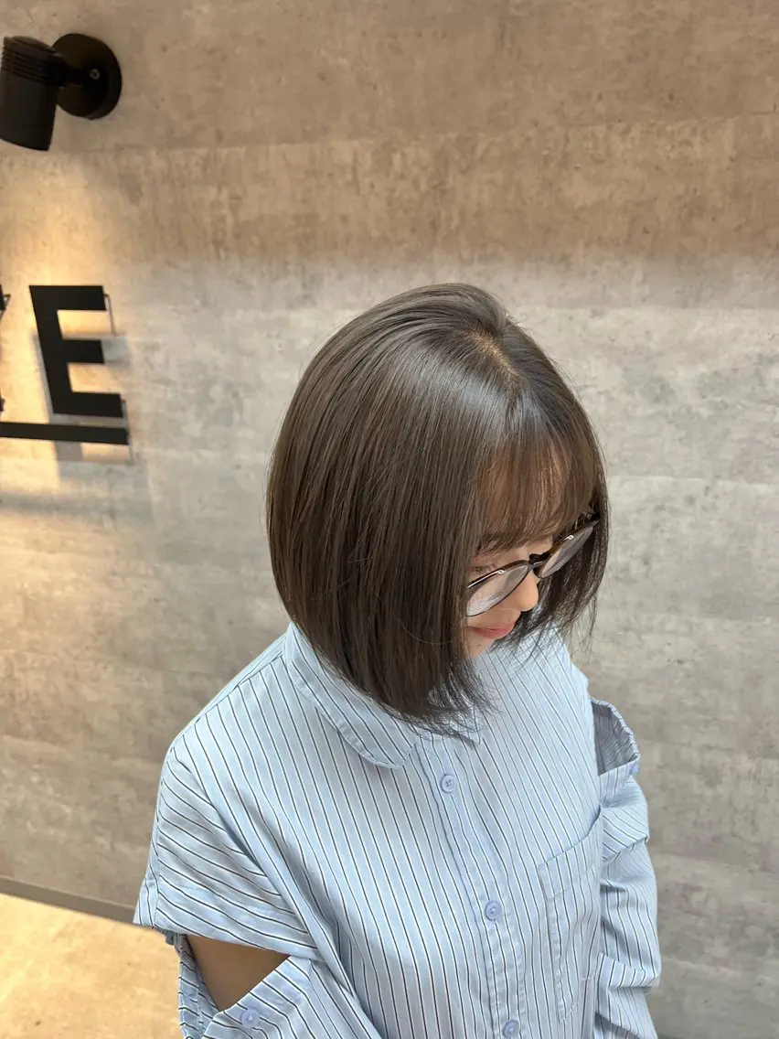 ショート カラー カット ヘアカラー トリートメント _WHITE 若狭のヘアスタイル