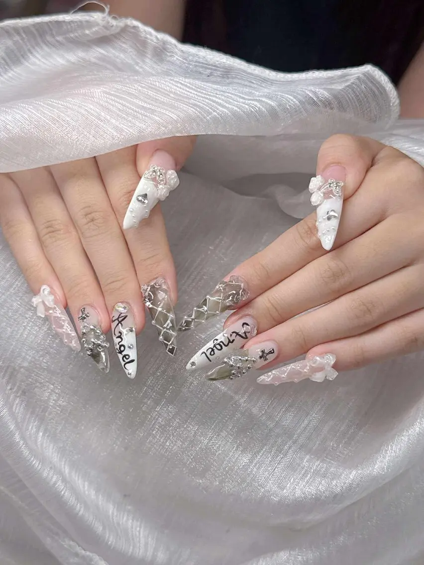 ネイル 長さ出し グラデーション キラキラネイル マグネットネイル ニュアンスネイル ハンドネイル Lee Nailsのネイルデザイン