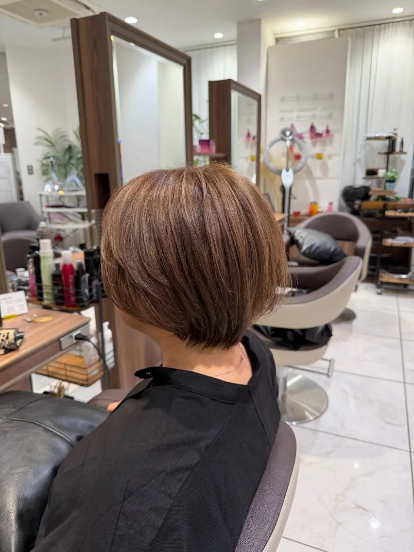 ショート カラー バレイヤージュ ハイライトカラー ハイライト レイヤーカット 🇰🇷韓国ヘア★ 副店長.쿠리타⭐︎のヘアスタイル