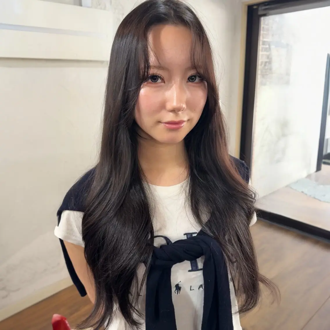ロング カラー グレージュ ボブ くびれヘア 顔まわりレイヤー 顔周りカット カット ヘアカラー トリートメント 韓国レイヤー柔らかい 地毛風縮毛矯正/マツのヘアスタイル