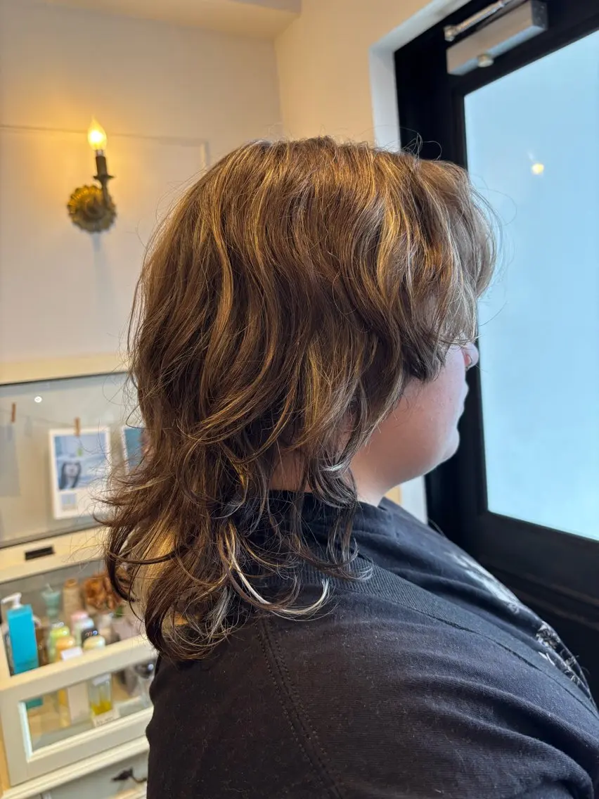 ミディアム ウルフカット トリコヘアサロン 新井千智のヘアスタイル