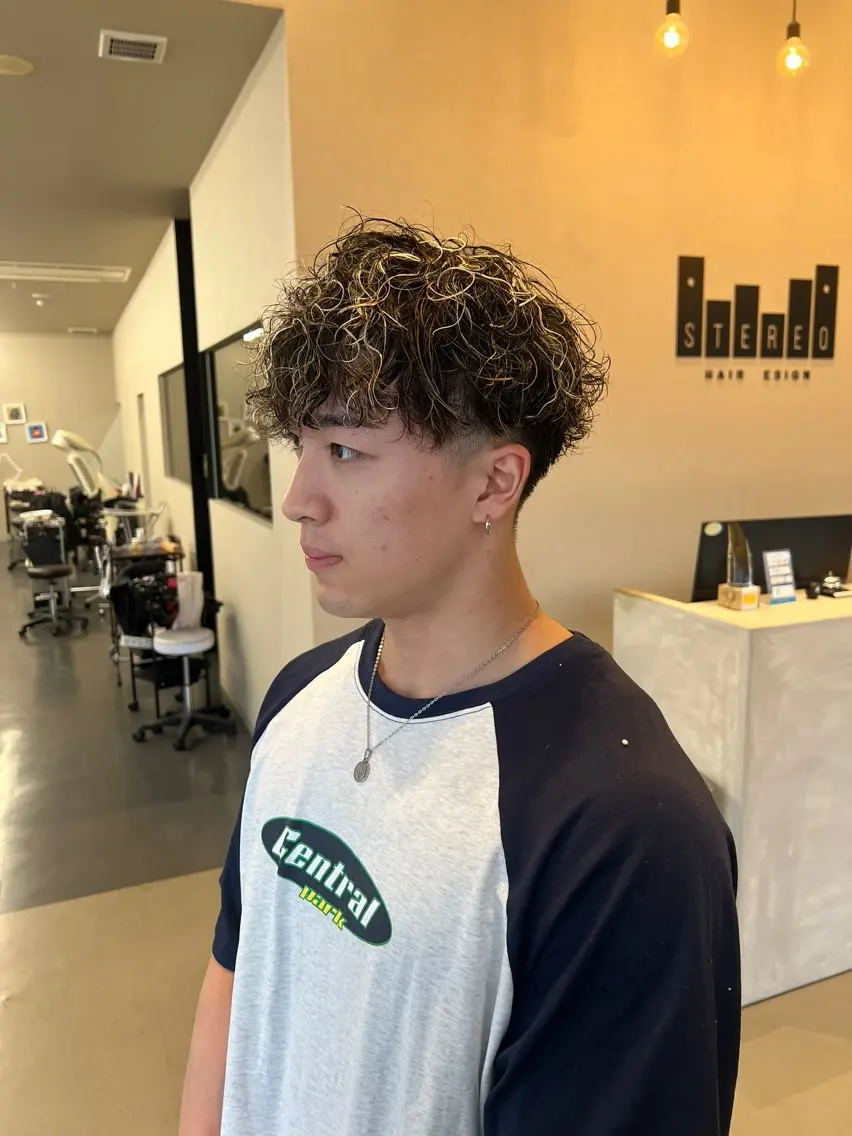 カラー パーマ メンズ カット ヘアカラー パーマ 奥谷 魁士のヘアスタイル
