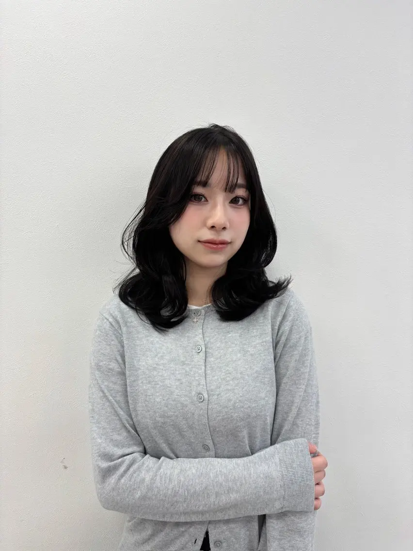 ロング カラー 抜け感レイヤー︴ ニュアンスカラーのヘアスタイル