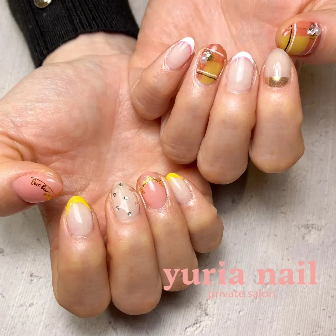 ネイル フレンチネイル ニュアンスネイル ピンク 春ネイル ストーンネイル ハンドネイル 小林 ゆりあのネイルデザイン