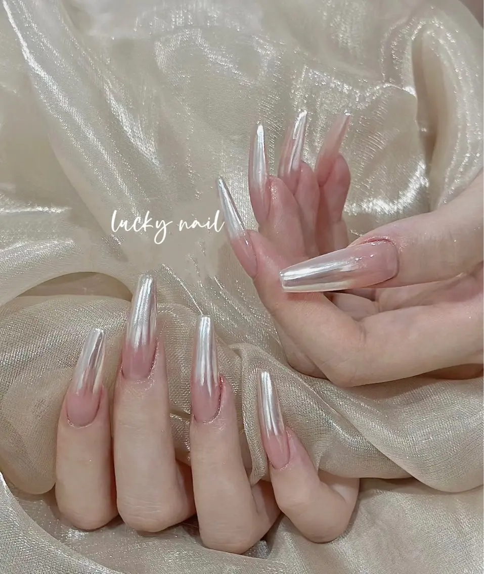 ネイル チークネイル 長さ出し ジェルネイル マグネットネイル 持ち込み ハンドネイル ハンドケア Lucky nail  小林和希のネイルデザイン