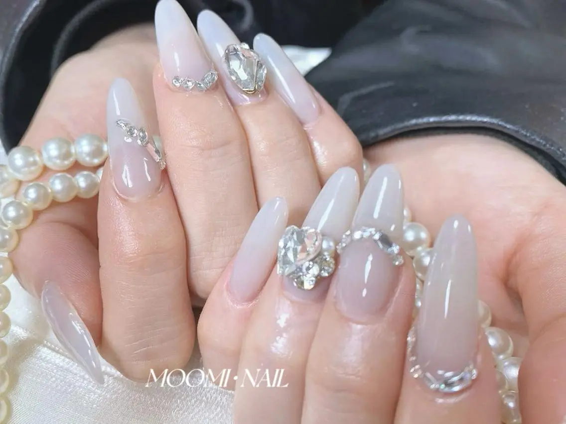 ネイル 長さ出し フレンチネイル ジェルネイル ガラスフレンチ 韓国ネイル ハンドネイル moomi nail スカルプ専門のネイルデザイン
