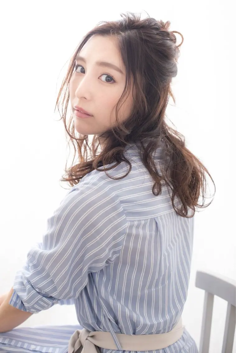 ヘアアレンジ お団子ヘア 内藤 まどかのヘアスタイル