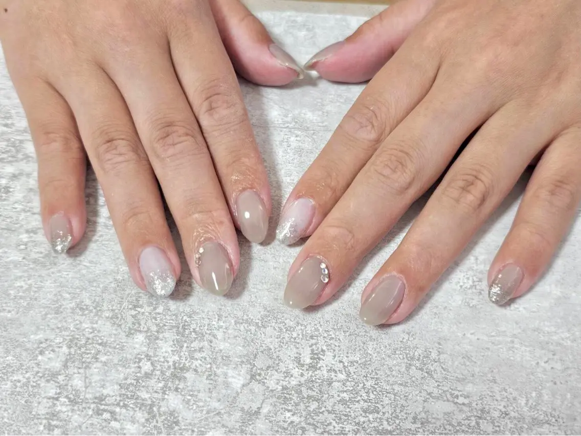 ネイル オーロラネイル フットネイル フレンチネイル ジェルネイル マグネットネイル ハンドネイル mogunail &blowのネイルデザイン