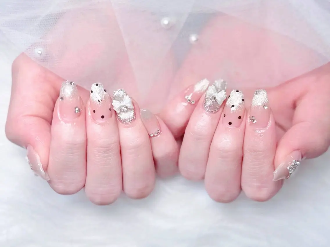 ネイル ジェルネイル 韓国ネイル マグネットネイル 持ち込み オフィスネイル ハンドネイル GOHOUBI Nail 心斎橋店のネイルデザイン