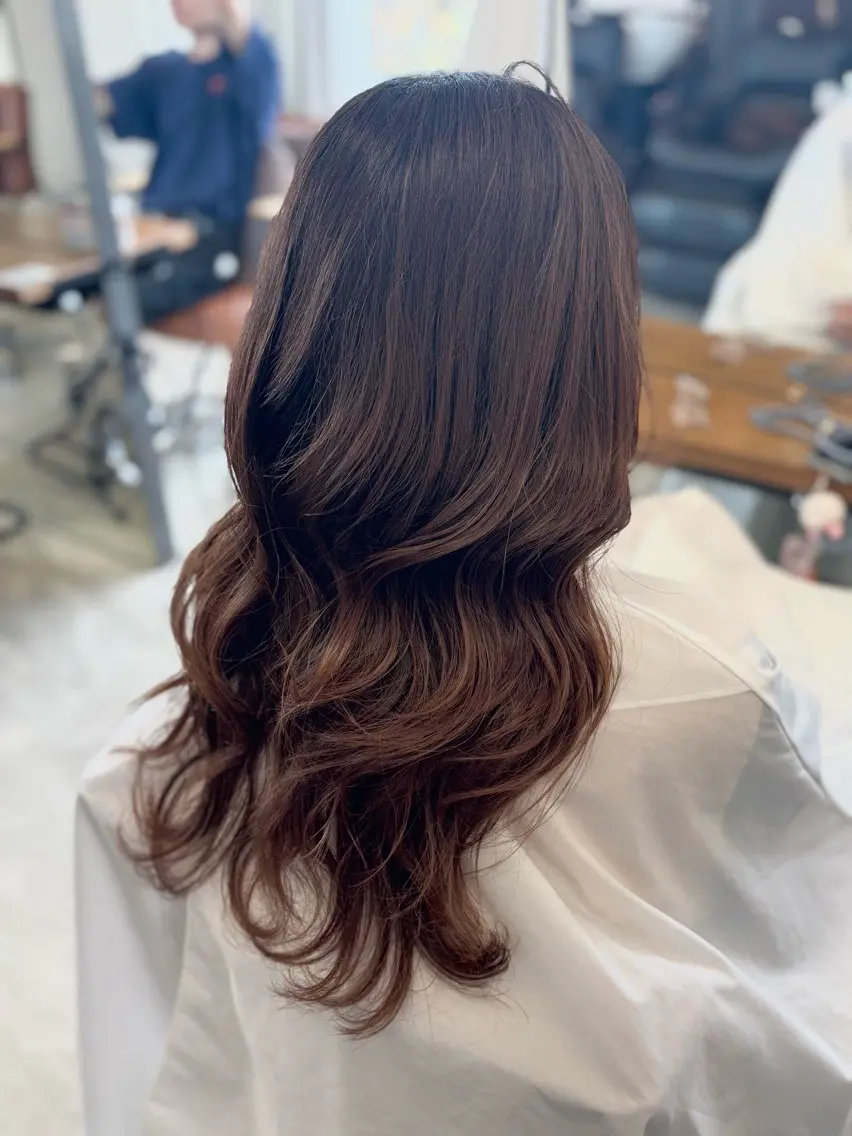 ロング 𝐚𝐲𝐚𝐧𝐞 /美髪/透明感カラーのヘアスタイル
