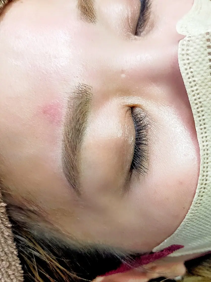 アイブロウ ワックス脱毛 宜野湾Eyelash w/の眉毛・アイブロウイメージ