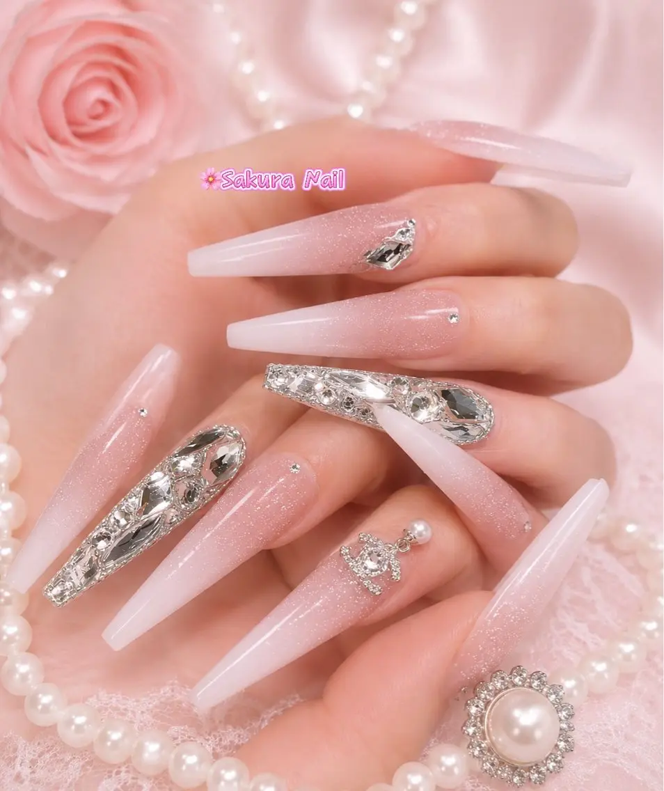 ネイル アートネイル オーロラネイル ボルドー チークネイル フレンチネイル ハンドネイル Sakura Nail Salonのネイルデザイン