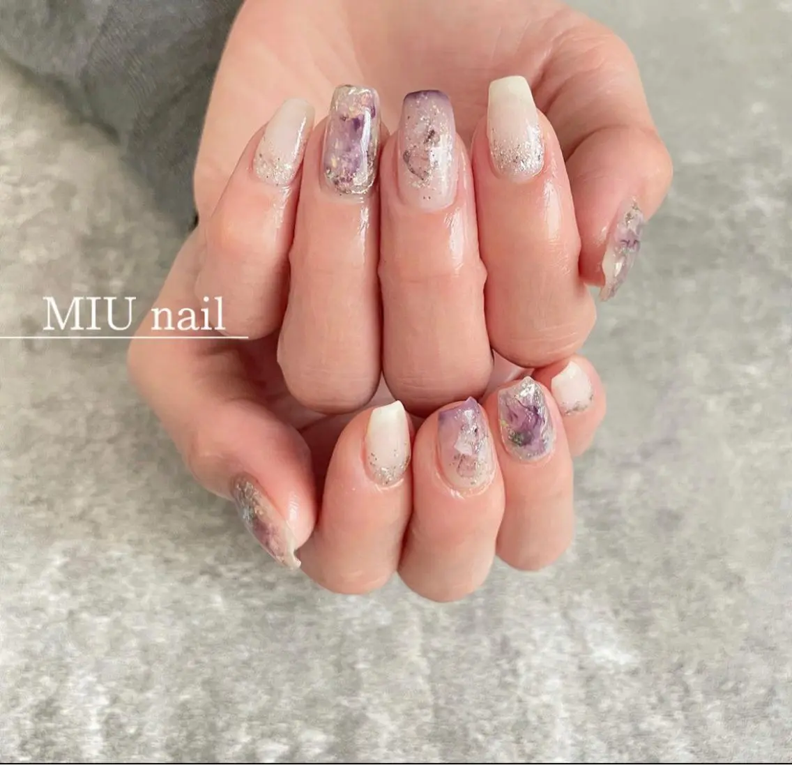 ネイル ブラウン ジェルネイル キラキラネイル 大理石ネイル(マーブル) ニュアンスネイル ハンドネイル MIU 　nailのネイルデザイン