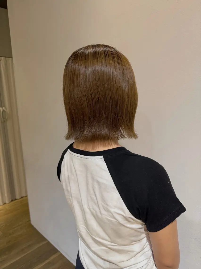 ミディアム カラー カット ヘアカラー 塩澤 榛奈のヘアスタイル