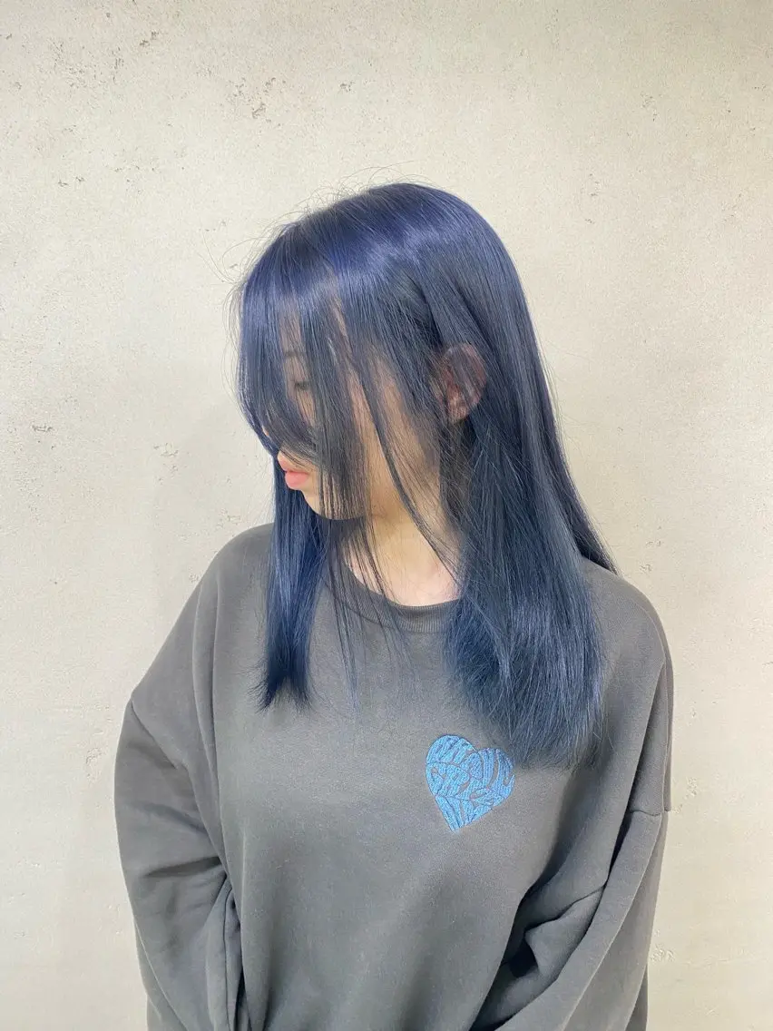 セミロング カラー アディクシーカラー ベージュカラー ブリーチ ブルーカラー ケアブリーチ カット ヘアカラー トリートメント 脱!黒髪 ダブルカラー【上野】のヘアスタイル