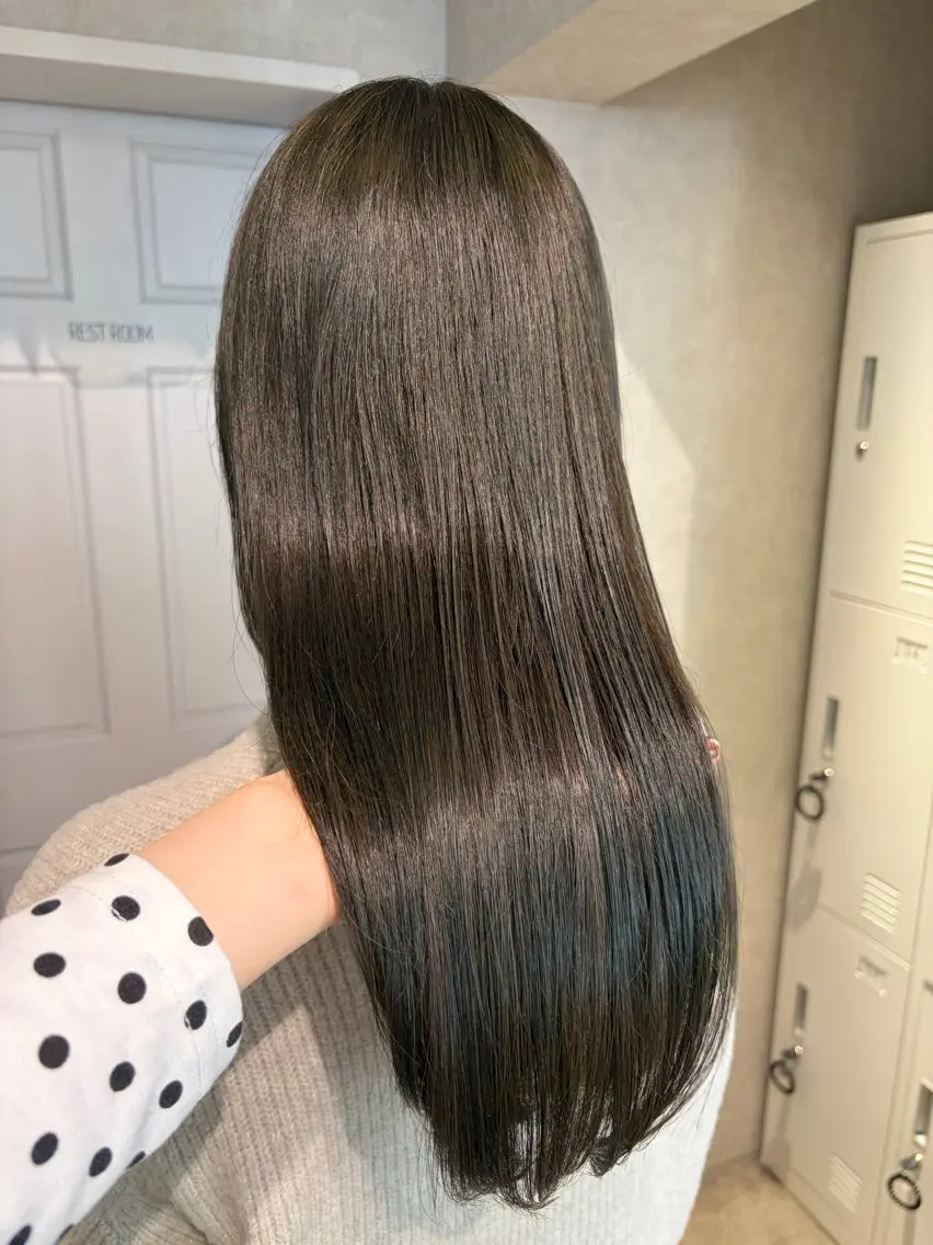 ロング カラー グレージュ オリーブグレージュ オリーブグレー ヘアカラー 透明感カラー🫧🎀 まりなのヘアスタイル