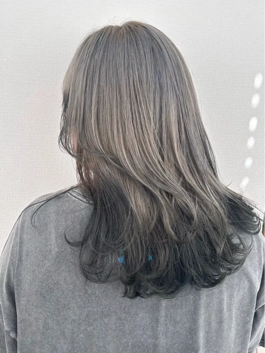 ミディアム カラー ブリーチ ブロンド ダークグレー グレージュ Men's Rico Chihayaのヘアスタイル