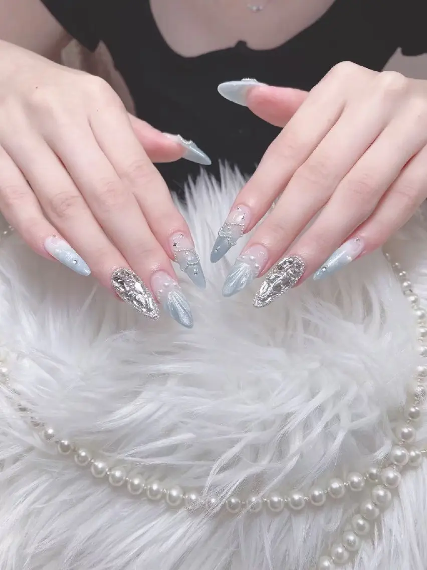 ネイル ENsalon AKIRAのネイルデザイン