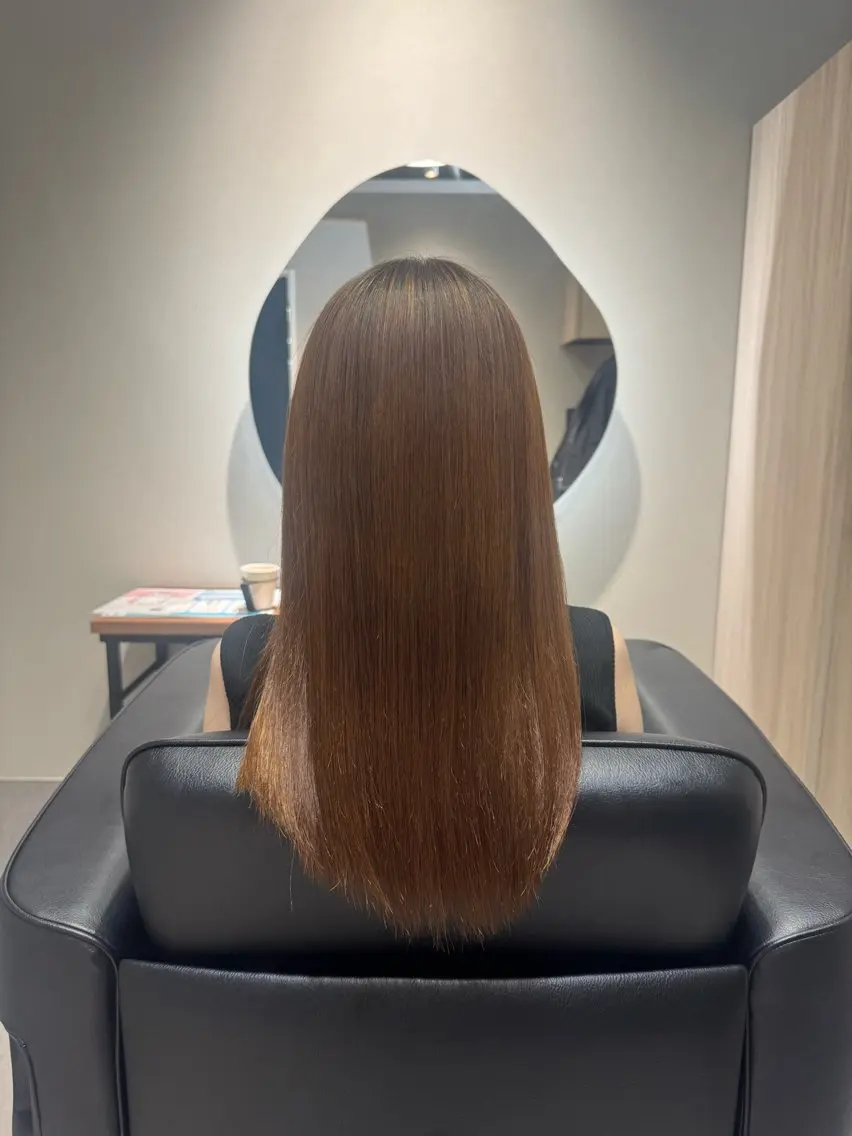 ロング NAVY 橋本心 縮毛矯正のヘアスタイル