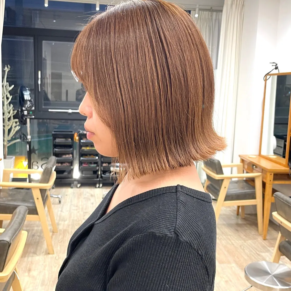ショート カラー 切りっぱなしボブ ブラウンカラー ボブ 似合わせカット 外ハネヘア カット ヘアカラー トリートメント 艶髪/髪質改善 ナカムラのヘアスタイル