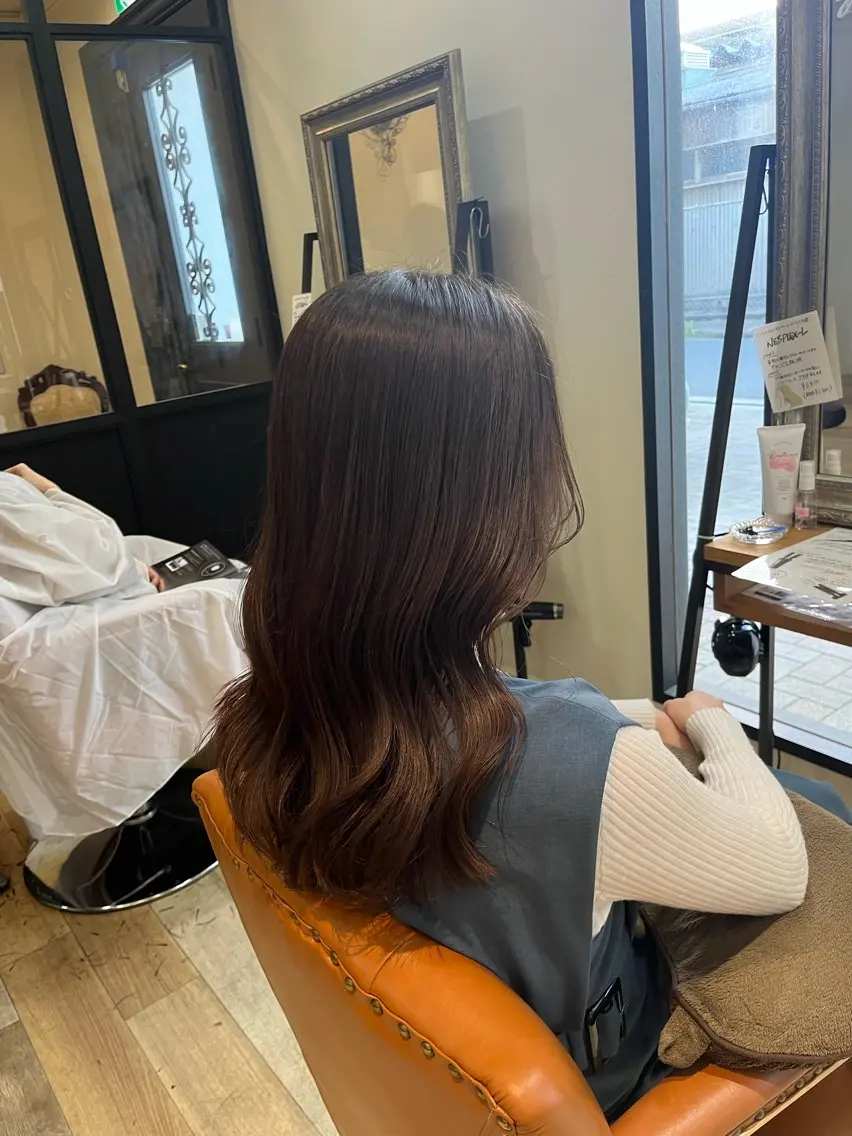 カラー ヘアカラー トリートメント しおり🍬 KOKORO🤍のヘアスタイル