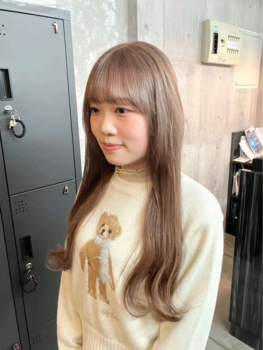 ロング カラー 満岡 聖奈のヘアスタイル