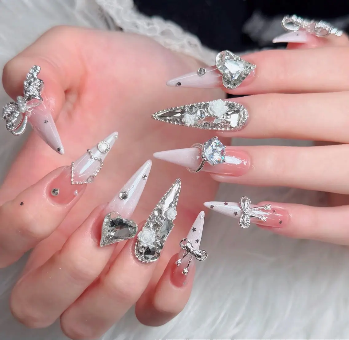 ネイル アートネイル ボルドー フレンチネイル ジェルネイル 氷ネイル・うるうるネイル Julie NailSalonのネイルデザイン