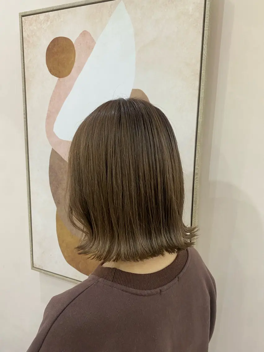 カラー ブリーチ 透明感カラー 君島 花楓のヘアスタイル